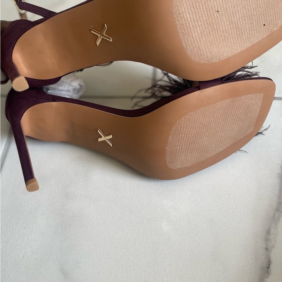 New Express Heels - Picture 3 of 6